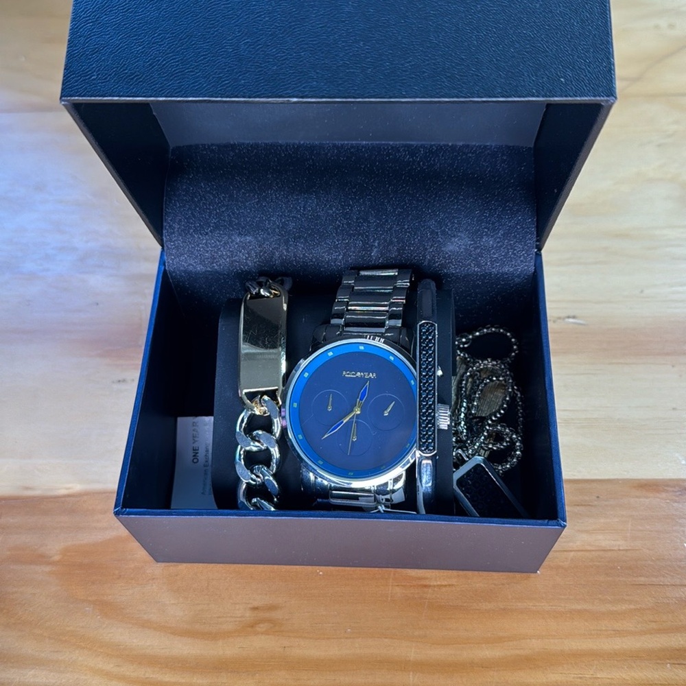 Men’s Rocawear Stainless Steel 4-Piece Watch & Jewelry‎ Set